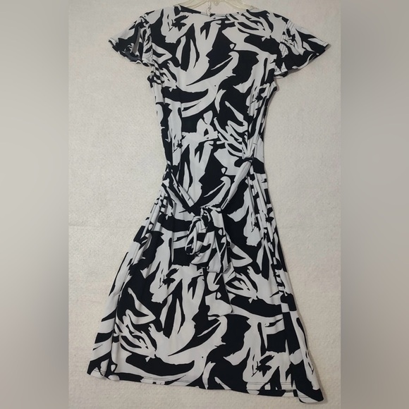 Ann Taylor Dresses & Skirts - Ann Taylor Black and White Midi wrap Dress